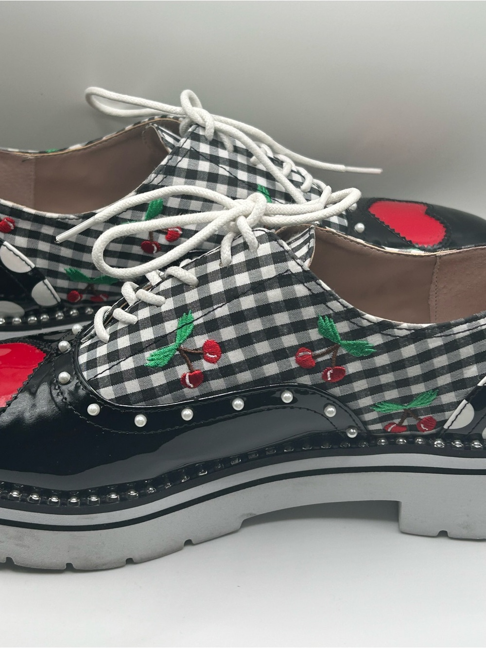 Betsy Johnson’s Black Patent Platform Oxfords with Red Heart and - Picture 4 of 5